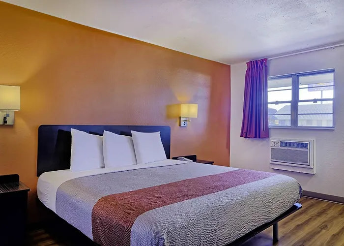 Motel 6 Sullivan Mo