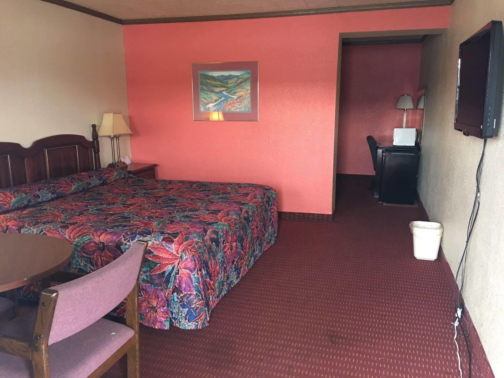 6 Mo Hotel 2*